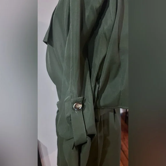 Army Green Trench Coat | Size Medium - Picture 8 of 14